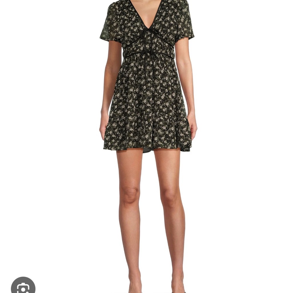 Blu Pepper Short Sleeve V-Neck Floral Print